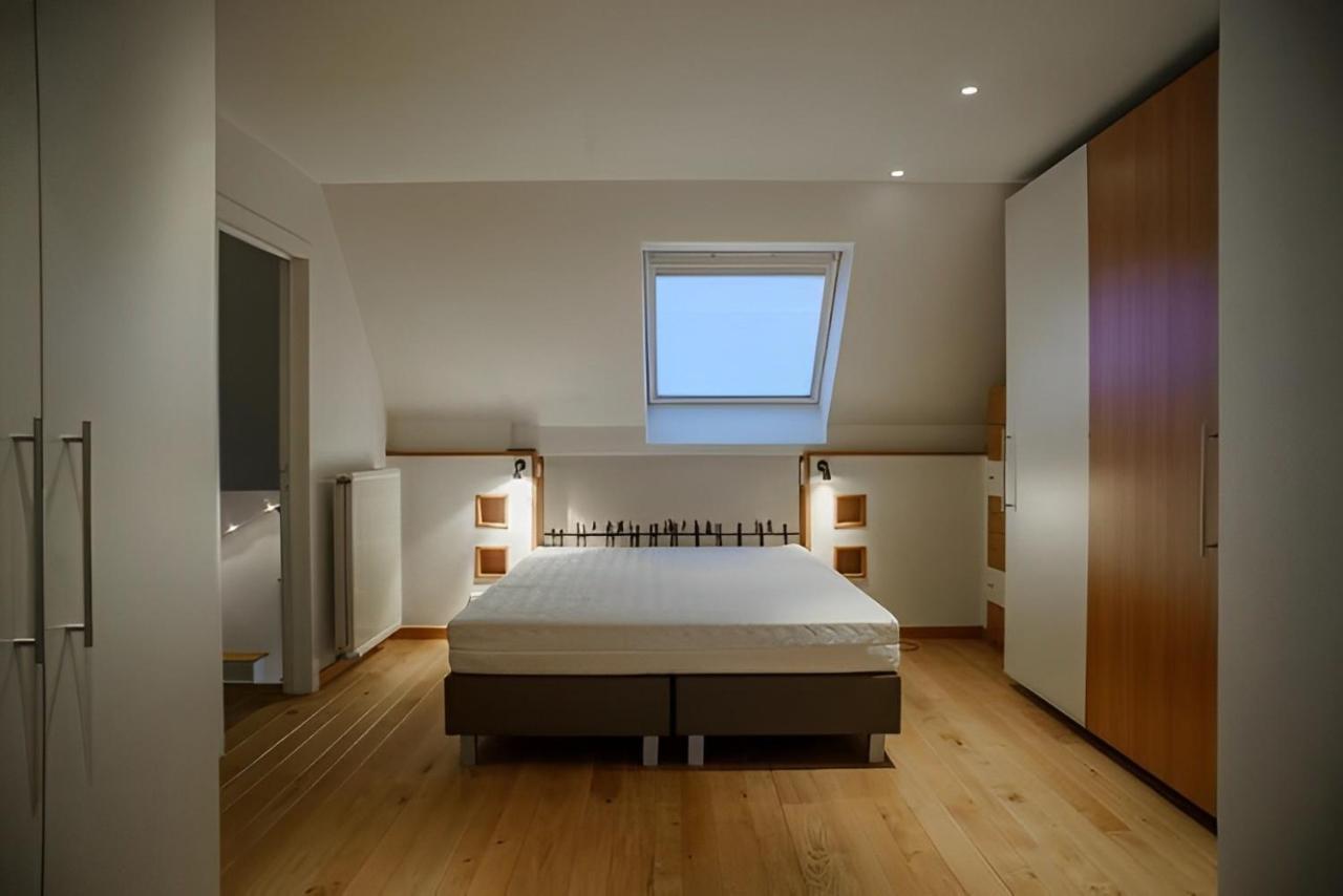 Big And Comfortable Triplex In Knokke 외부 사진
