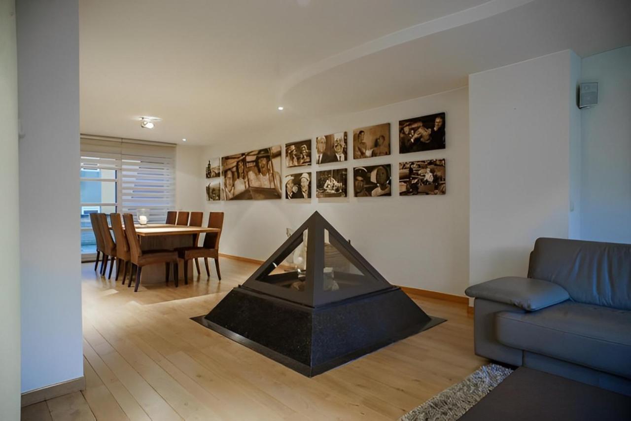 Big And Comfortable Triplex In Knokke 외부 사진