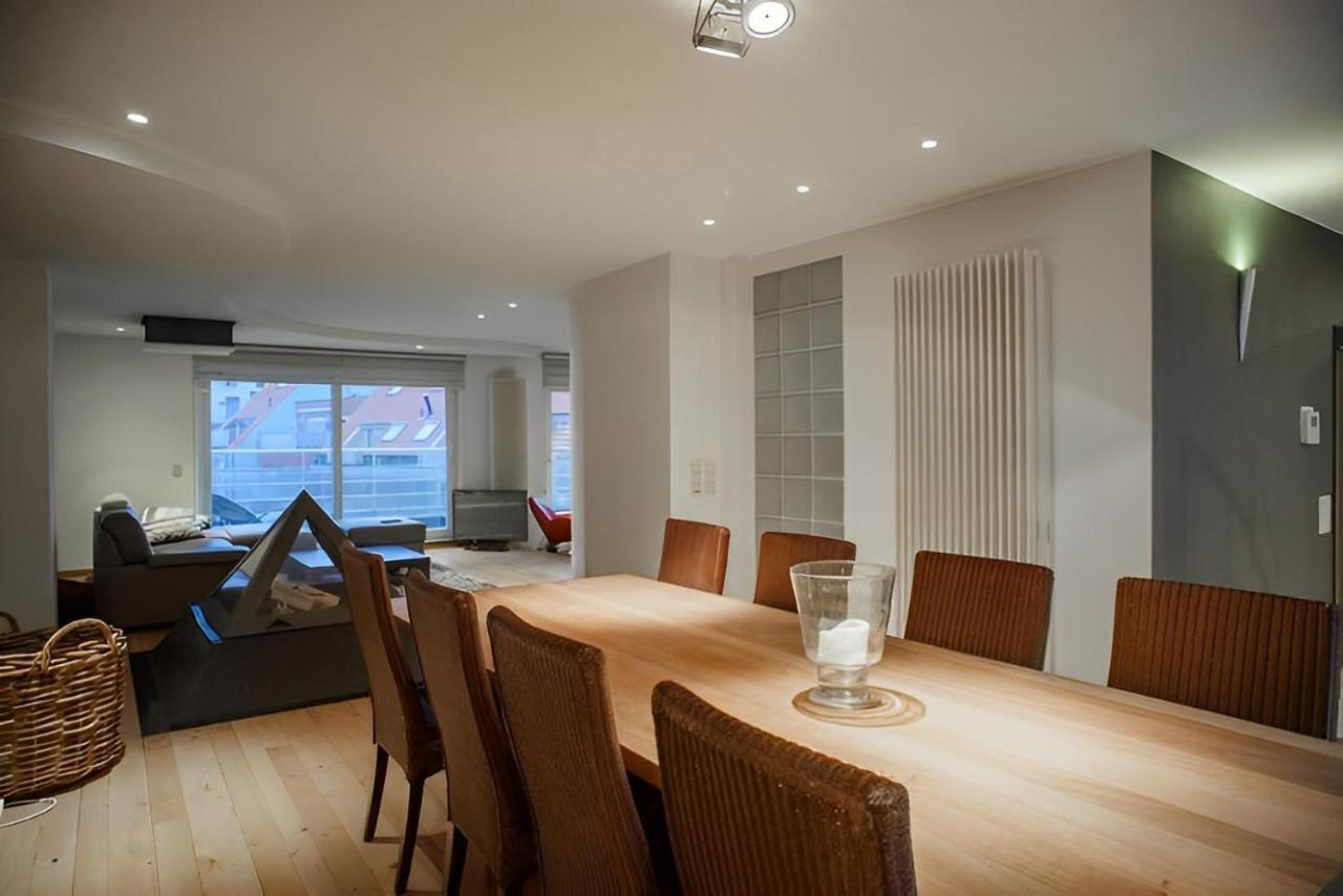 Big And Comfortable Triplex In Knokke 외부 사진