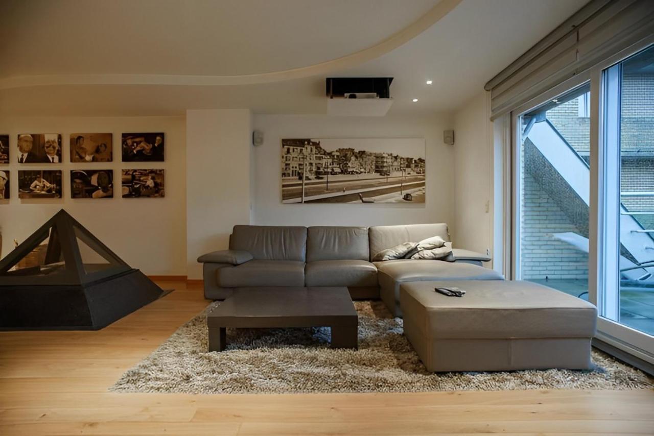 Big And Comfortable Triplex In Knokke 외부 사진