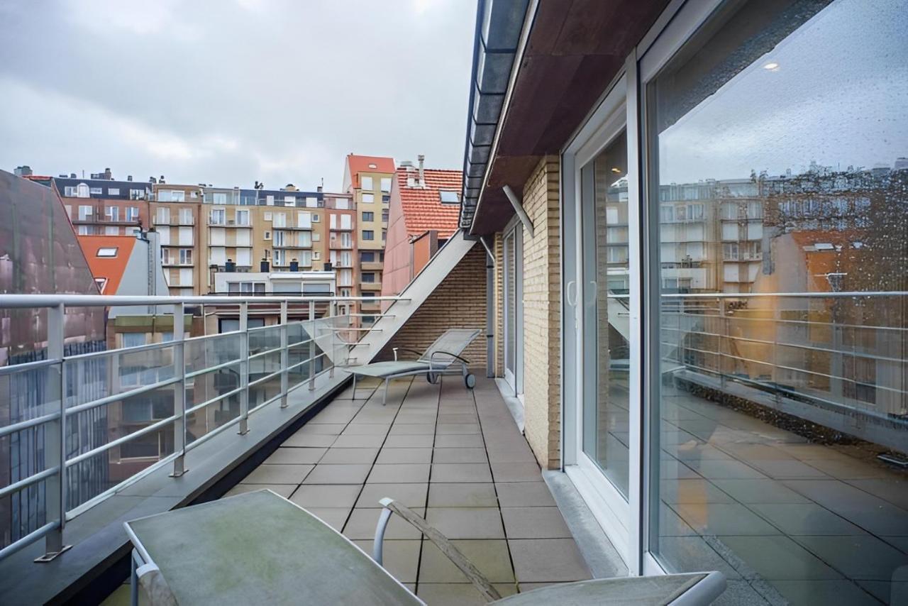 Big And Comfortable Triplex In Knokke 외부 사진