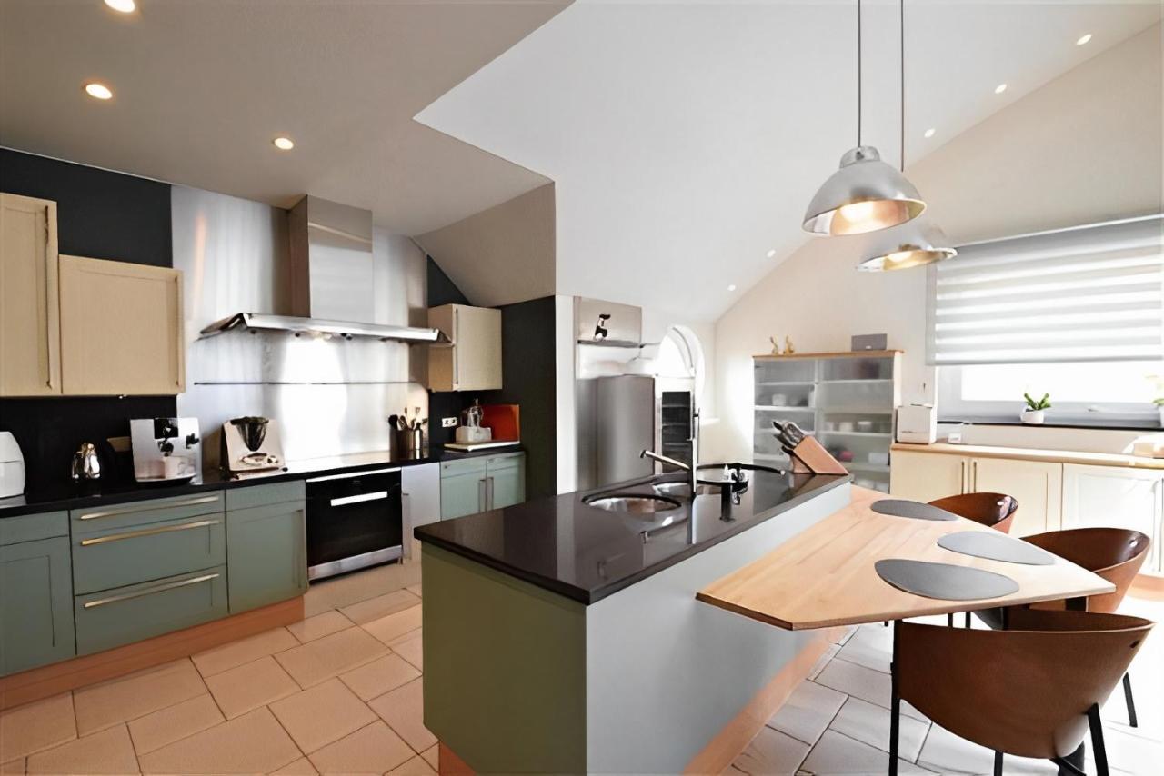 Big And Comfortable Triplex In Knokke 외부 사진